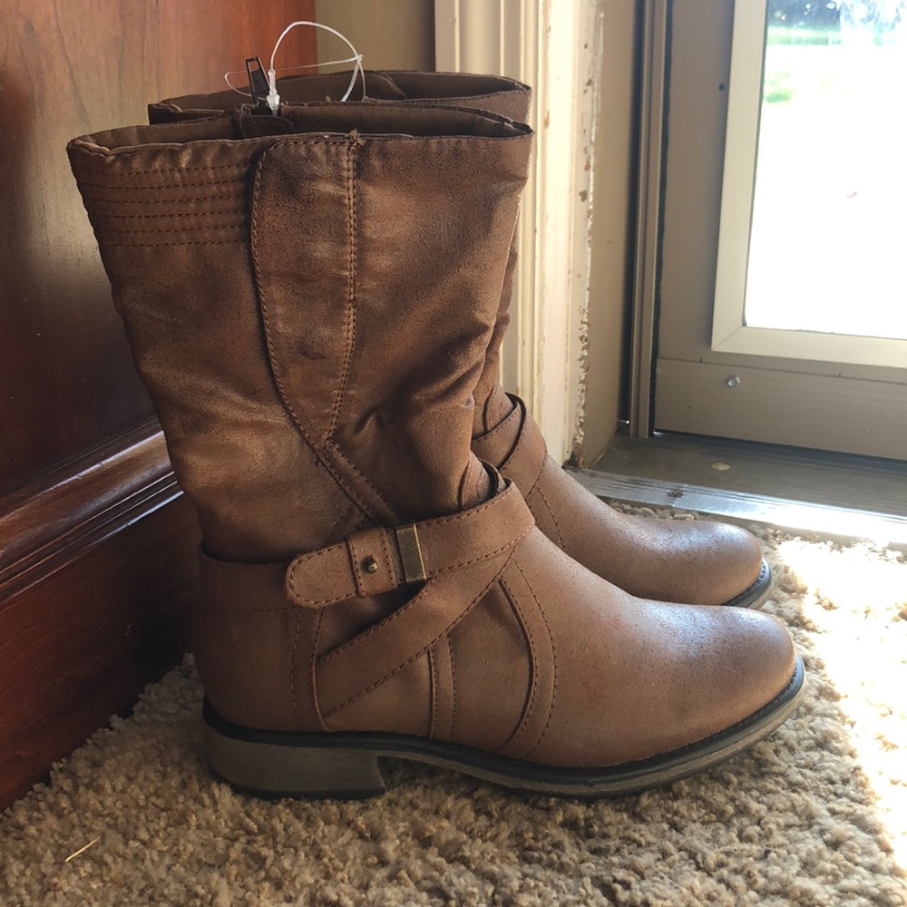 Baretraps short boots!